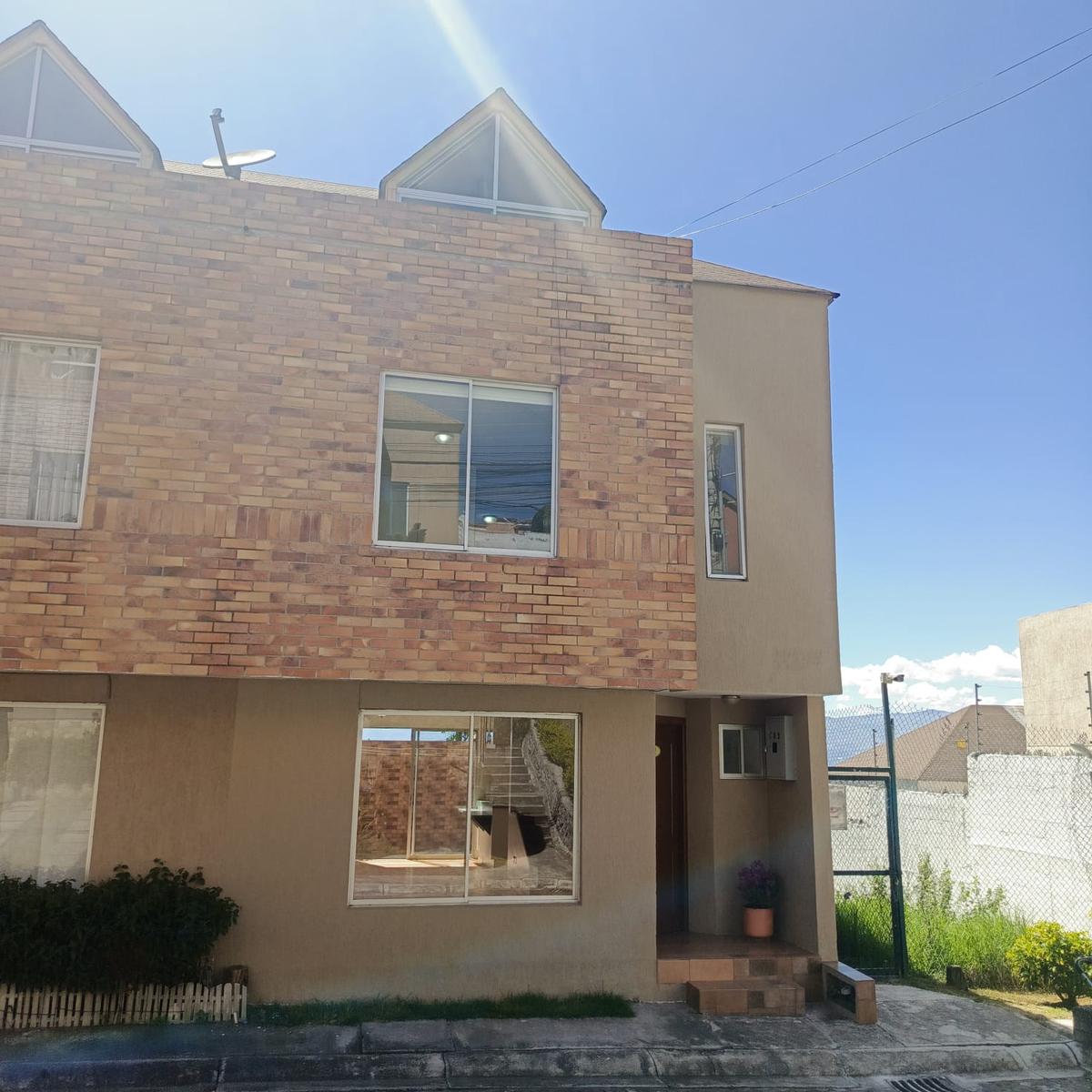 Casa en venta en Pichincha | Quito | Carcelén, ARACELI GILBERT ELIZALDE - S/N conjunto Génova, 130 m²