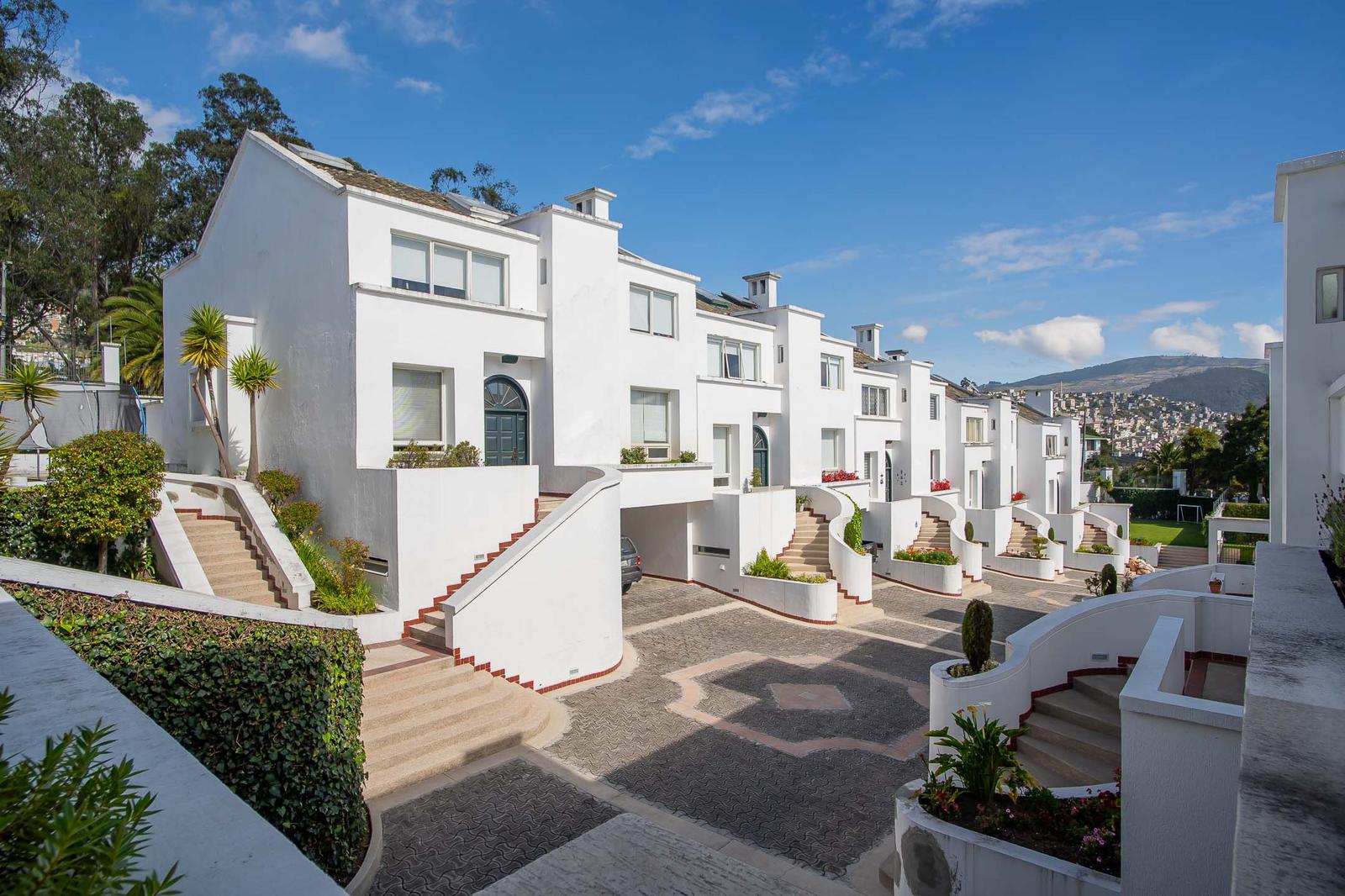 Casa en venta en Pichincha | Quito | El Condado, CASA DE VENTA URBANIZACIÓN EL CONDADO COUNTRY PLAZA 12, 405 m²