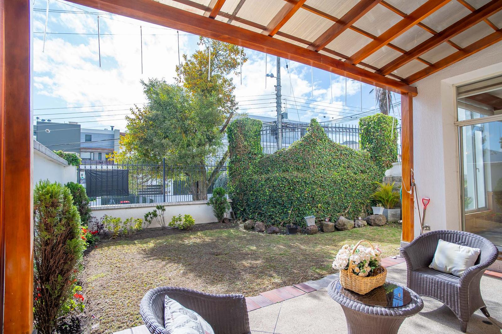 Casa en venta en Pichincha | Quito | El Condado, CASA DE VENTA URBANIZACIÓN EL CONDADO COUNTRY PLAZA 12, 405 m²