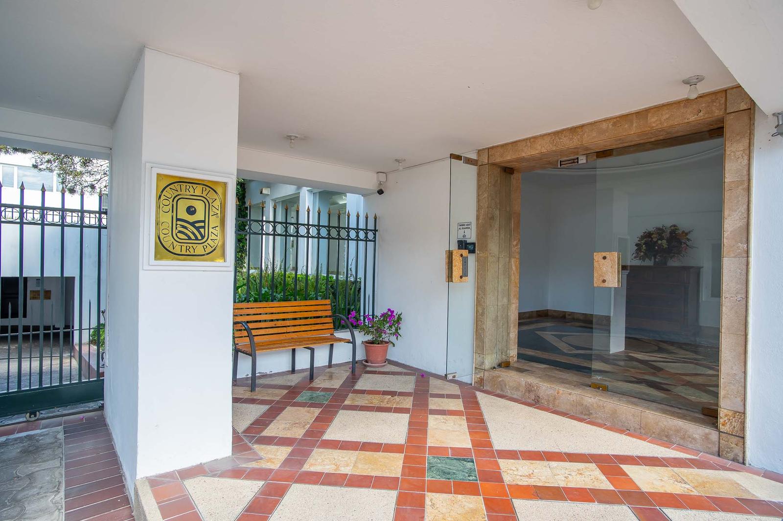 Casa en venta en Pichincha | Quito | El Condado, CASA DE VENTA URBANIZACIÓN EL CONDADO COUNTRY PLAZA 12, 405 m²