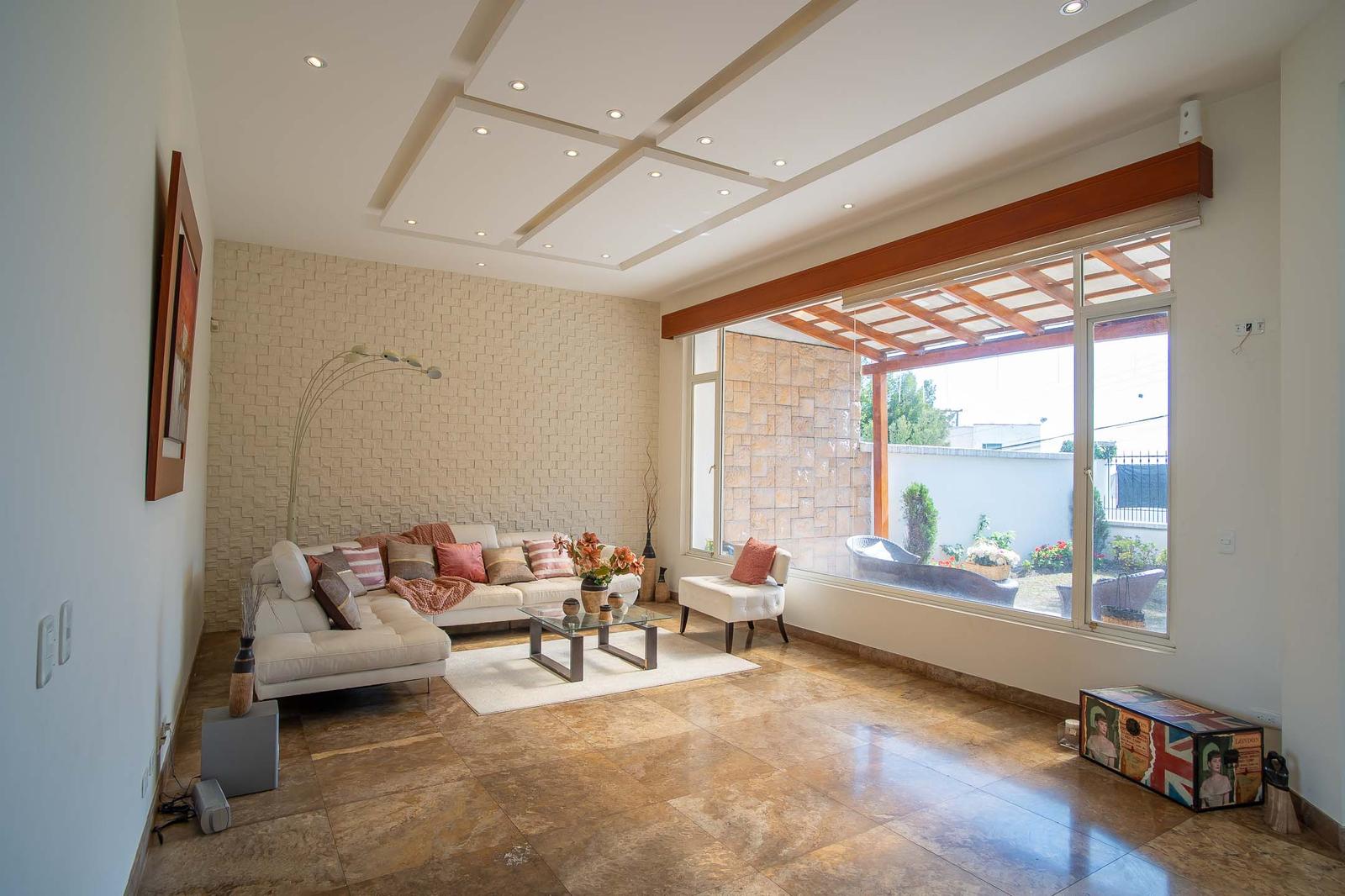 Casa en venta en Pichincha | Quito | El Condado, CASA DE VENTA URBANIZACIÓN EL CONDADO COUNTRY PLAZA 12, 405 m²