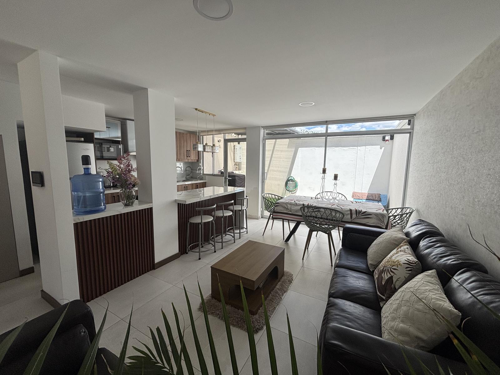 Casa en venta en Pichincha | Quito | Alangasí, Calle de los planetas 123 y S/N sector Mirasierra