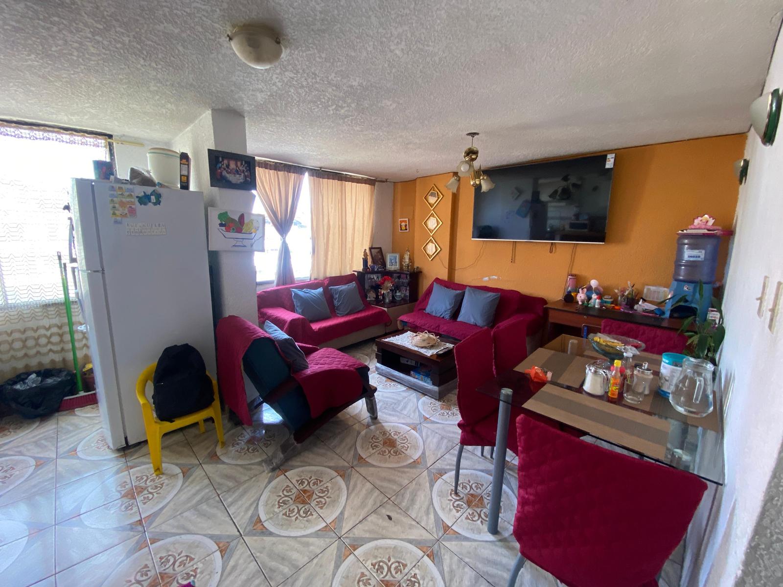 House for sale in Calderon 4