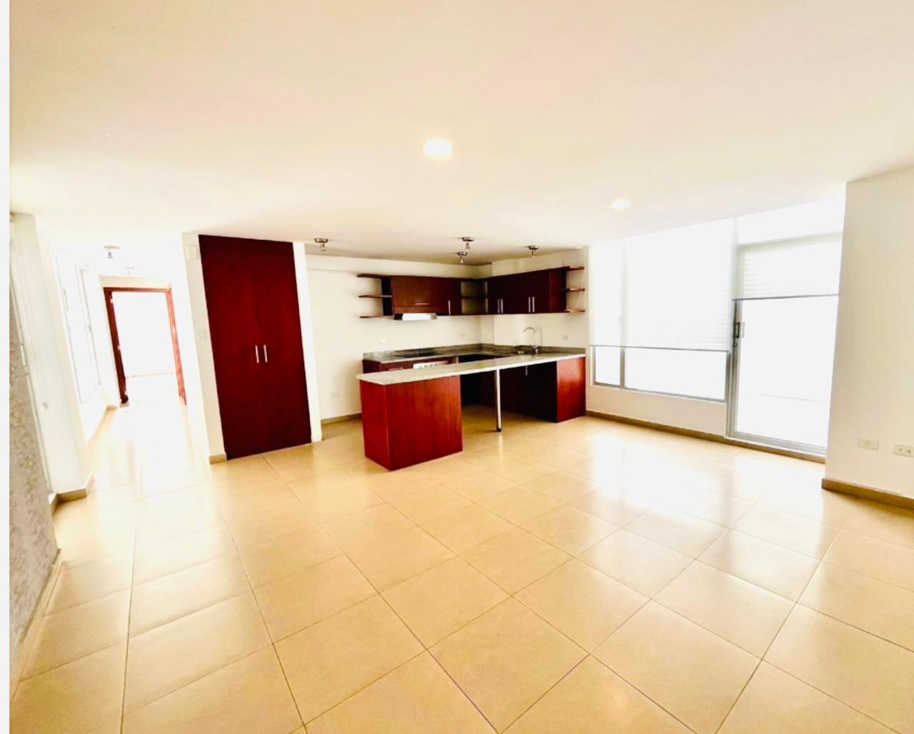 Departamento en venta en Pichincha | Quito | Cumbayá, CUMBAYA dentro de Urb. La Florencia,, 228 m²