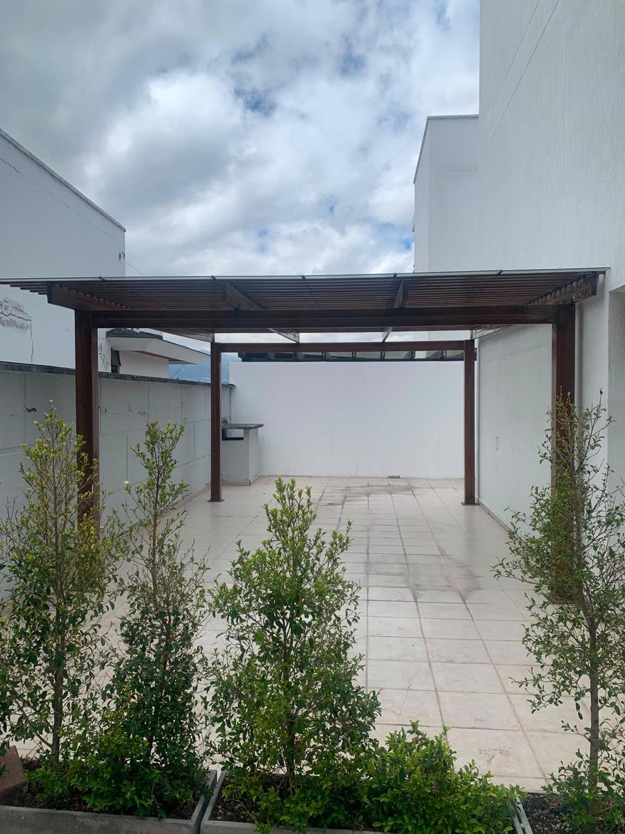 Departamento en venta en Pichincha | Quito | Cumbayá, CUMBAYA dentro de Urb. La Florencia,, 228 m²