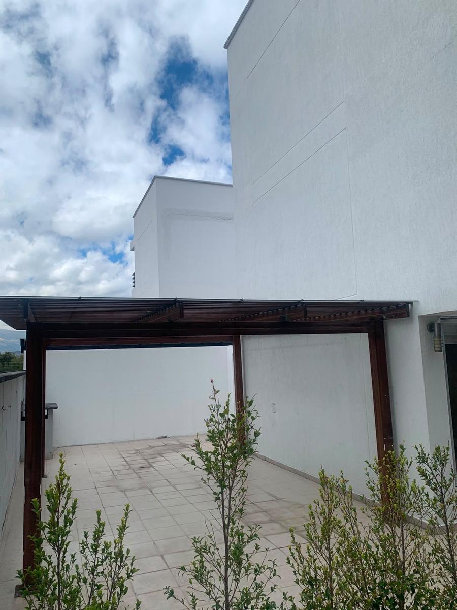Departamento en venta en Pichincha | Quito | Cumbayá, CUMBAYA dentro de Urb. La Florencia,, 228 m²
