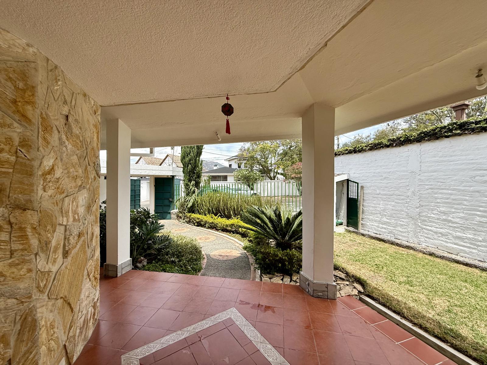Casa en alquiler en Pichincha | Quito | Cumbayá, Sta Lucia, Cumbayá, 466 m²
