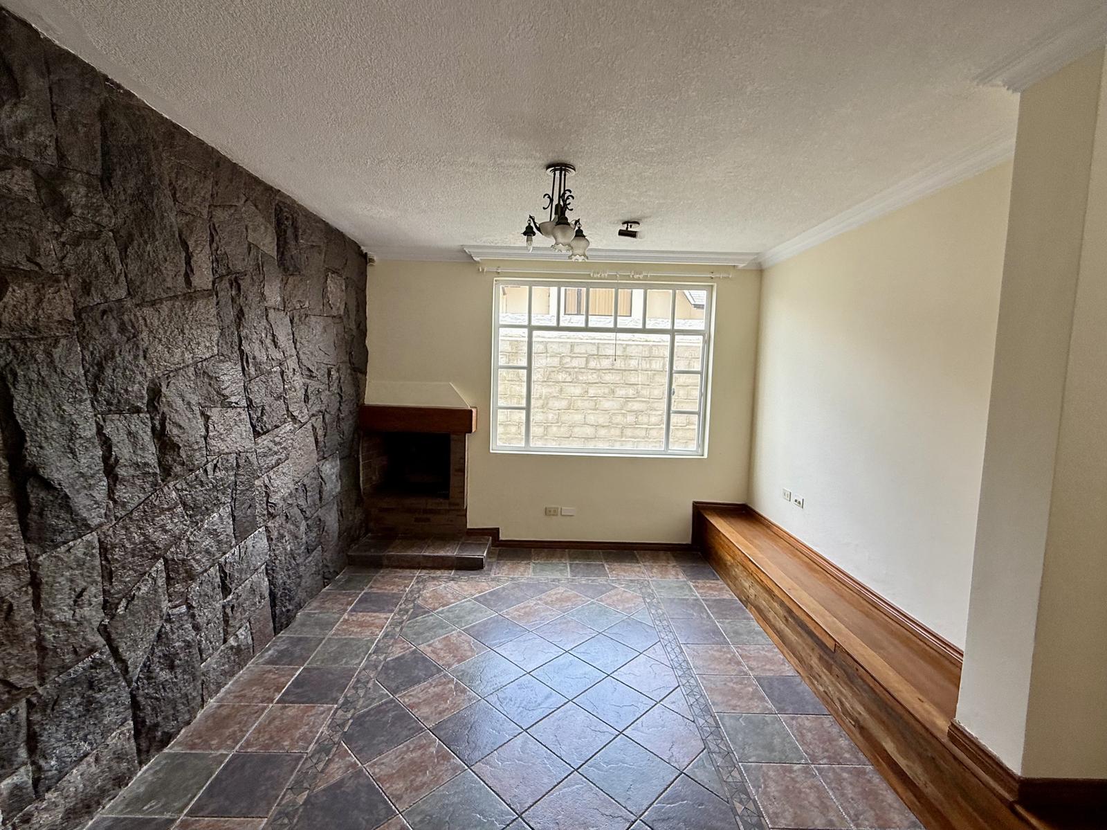 Casa en alquiler en Pichincha | Quito | Cumbayá, Sta Lucia, Cumbayá, 466 m²