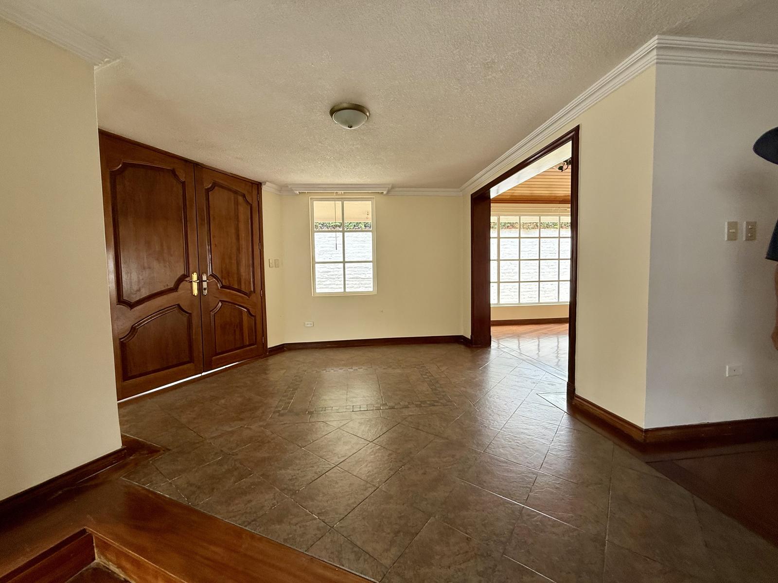 Casa en alquiler en Pichincha | Quito | Cumbayá, Sta Lucia, Cumbayá, 466 m²