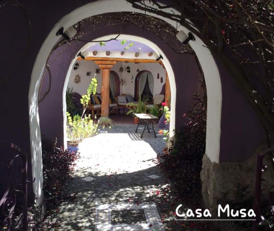 Exclusiva Casa Amoblada en Renta | Casa Musa – Tumbaco