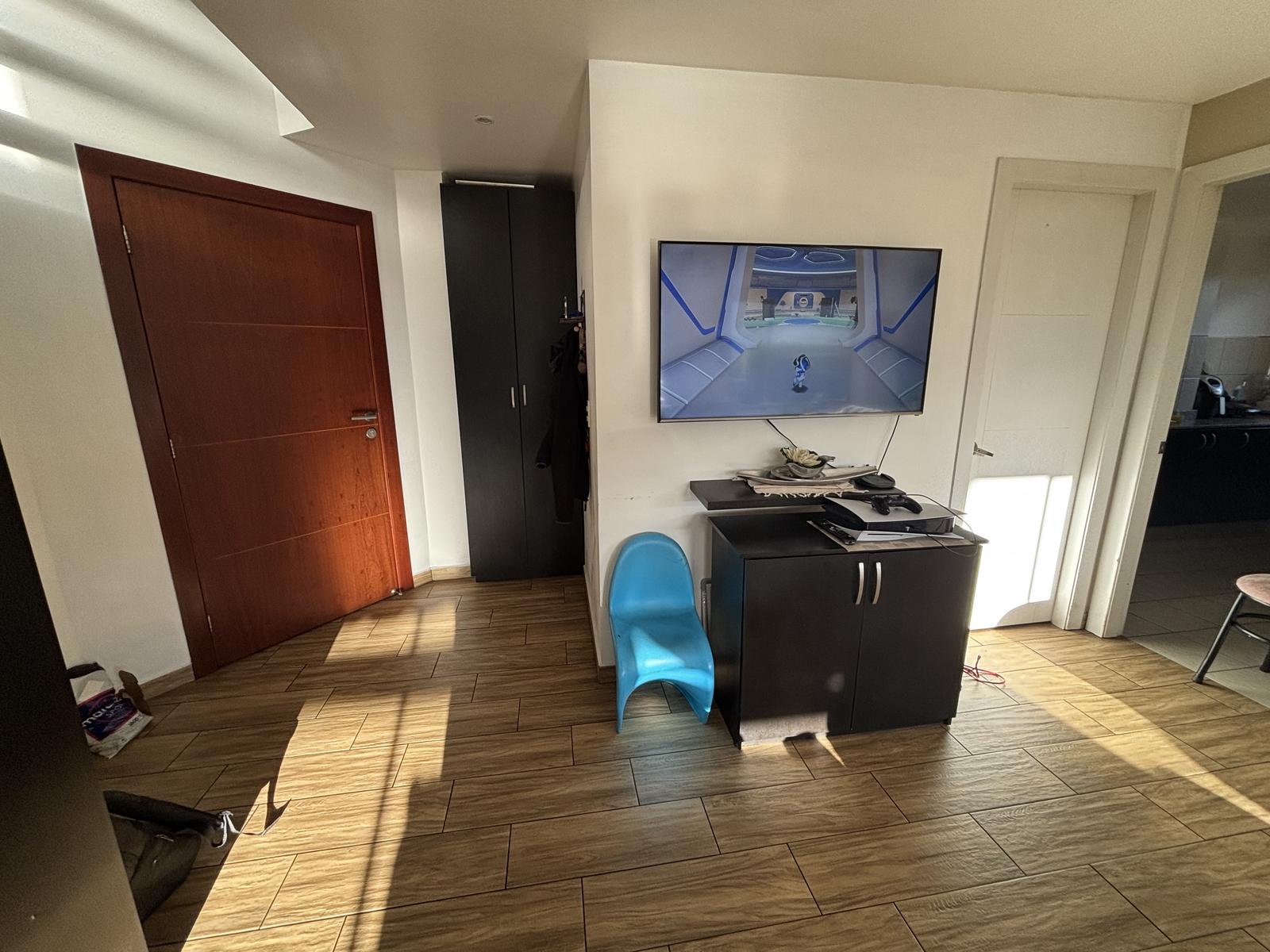 Selling duplex apartment with spacious patio in Los Laureles, Quito 2