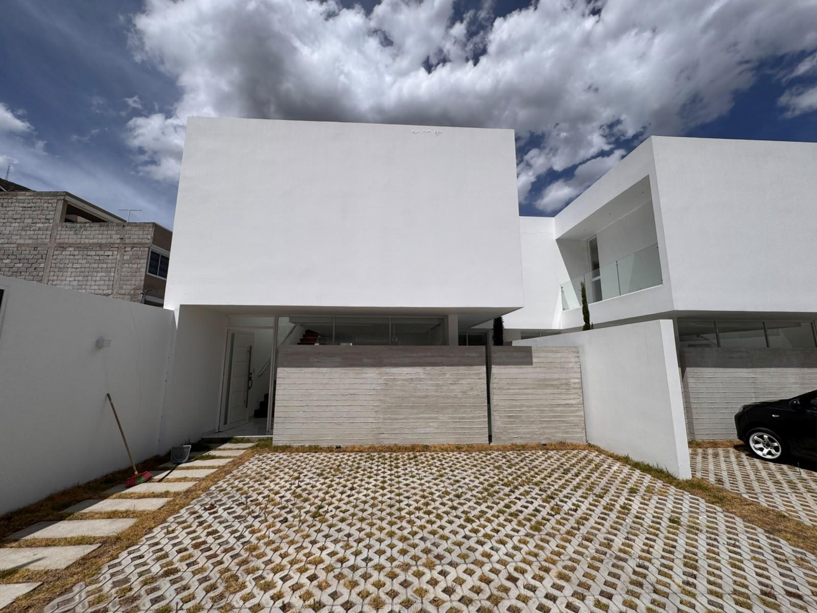 House in Pomasqui