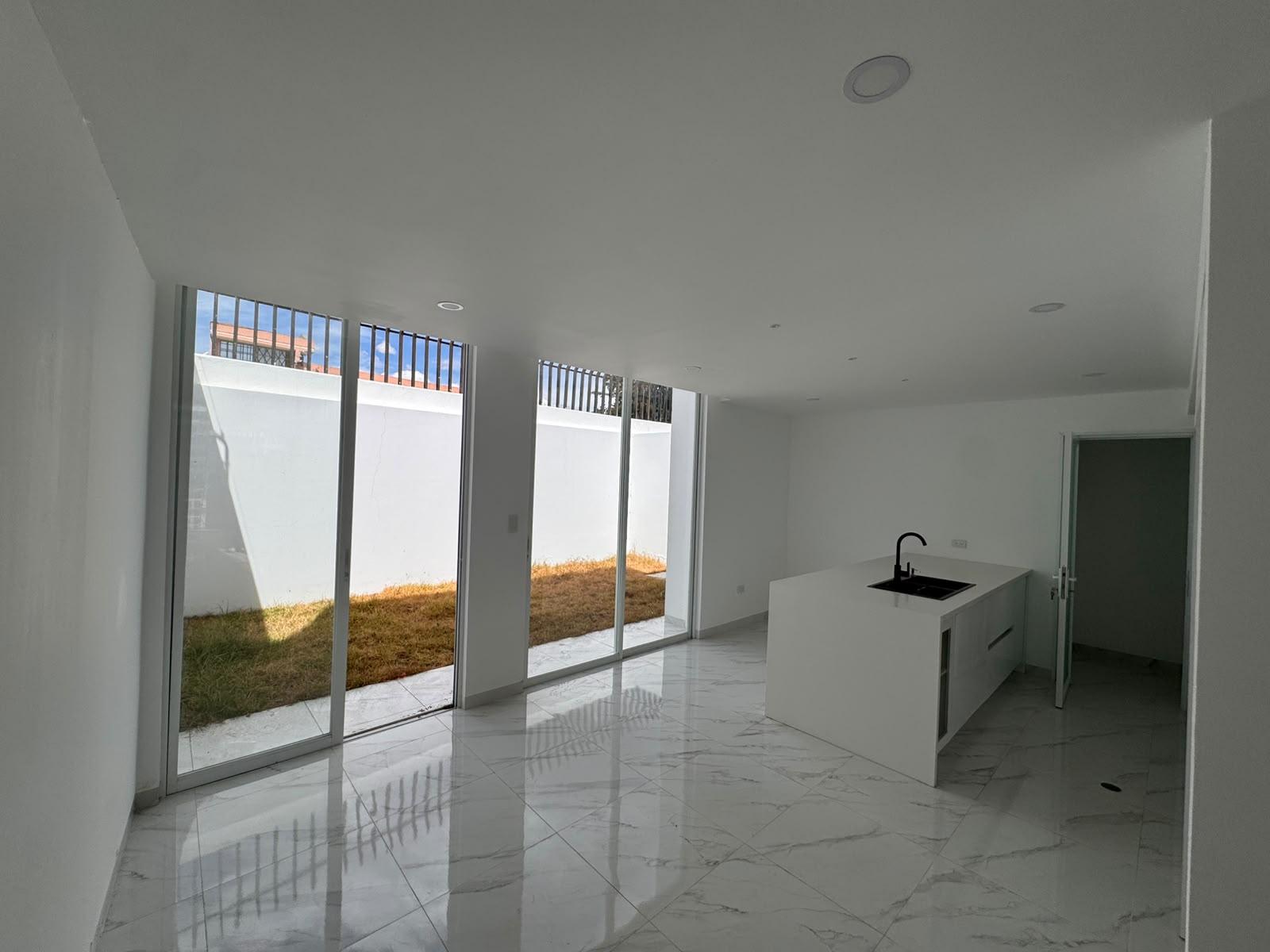 House in Pomasqui 4