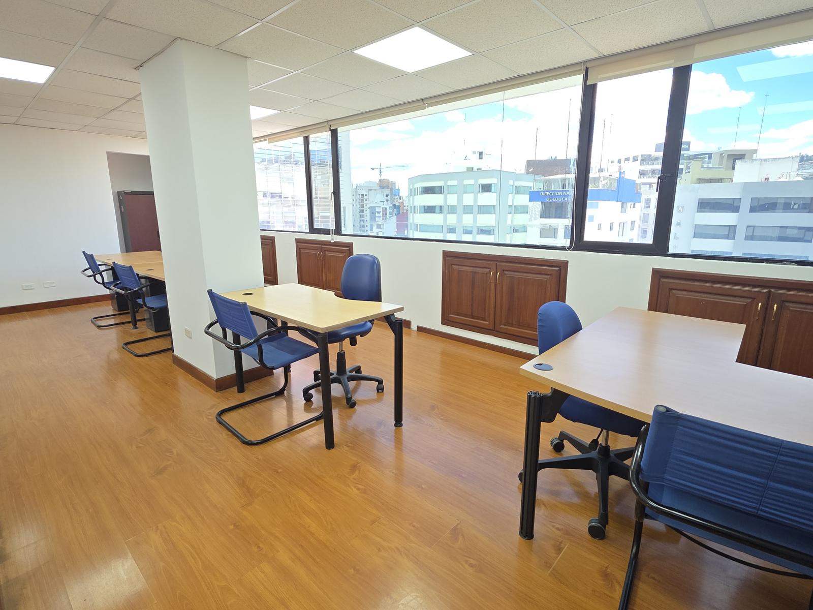 Oficina en venta en Pichincha | Quito | La Carolina, OFICINA EN VENTA en Av. República, Edif. Pucará, 90 m²