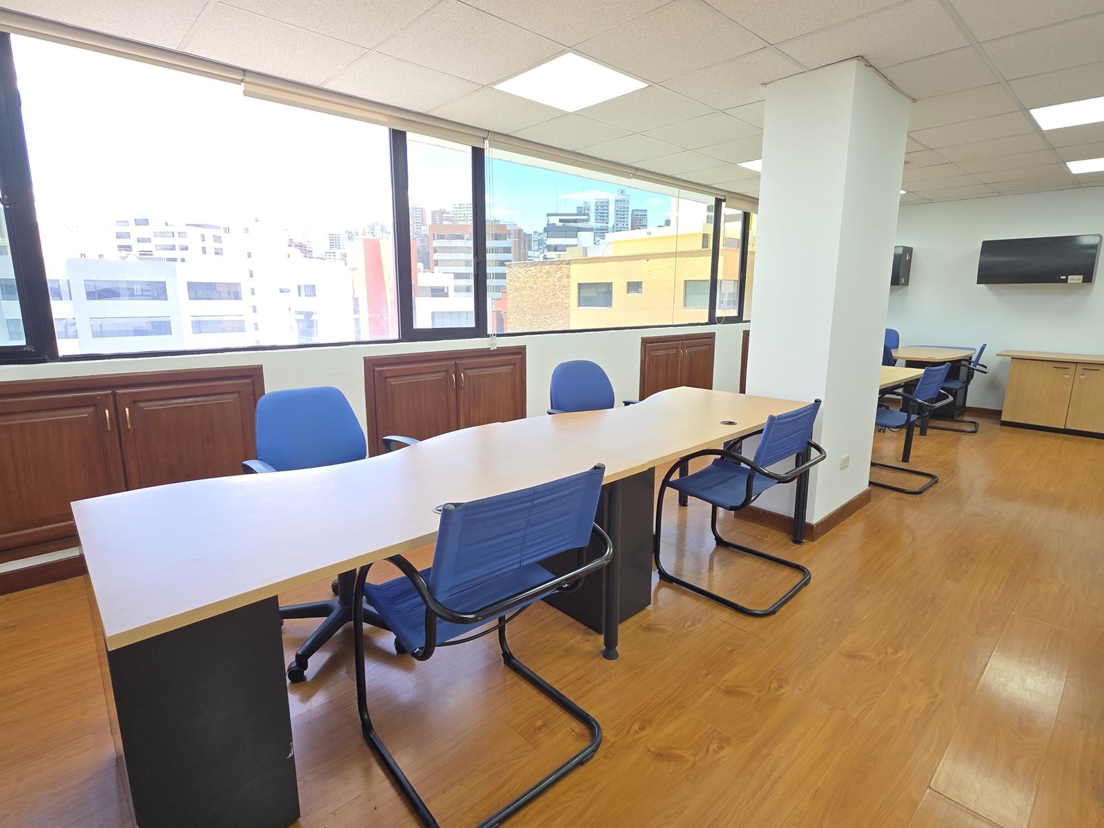 Oficina en venta en Pichincha | Quito | La Carolina, OFICINA EN VENTA en Av. República, Edif. Pucará, 90 m²