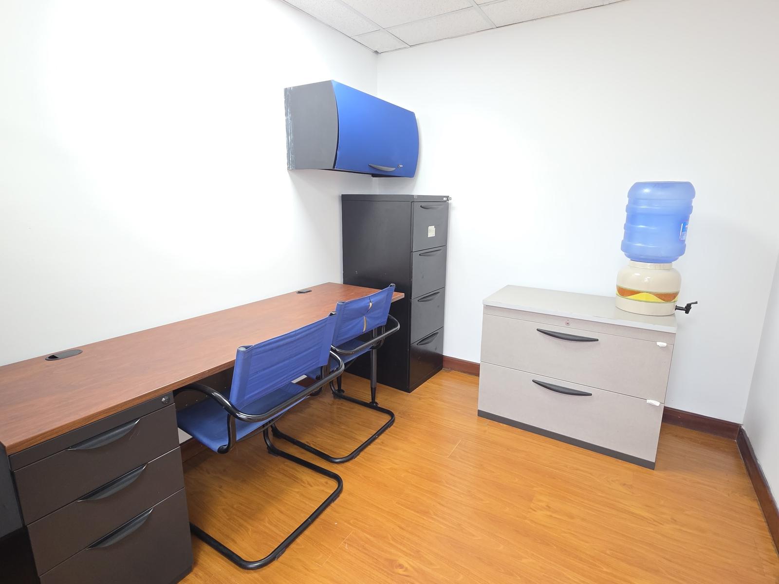 Oficina en venta en Pichincha | Quito | La Carolina, OFICINA EN VENTA en Av. República, Edif. Pucará, 90 m²