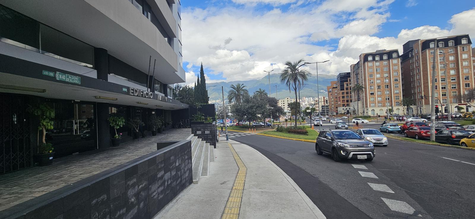 Local en alquiler en Pichincha | Quito | El Batán, Av. 6 de Diciembre y Gaspar de Villaroel, 165 m²