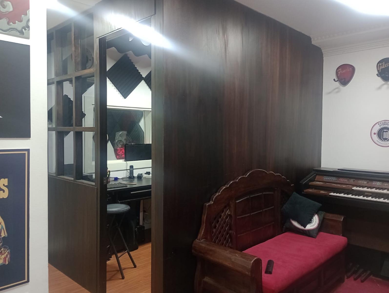Oficina en venta en Ecuador | Pichincha | Quito, AV. 10 DE AGOSTO A POCOS PASOS DE LA AV. COLÓN, 44 m²
