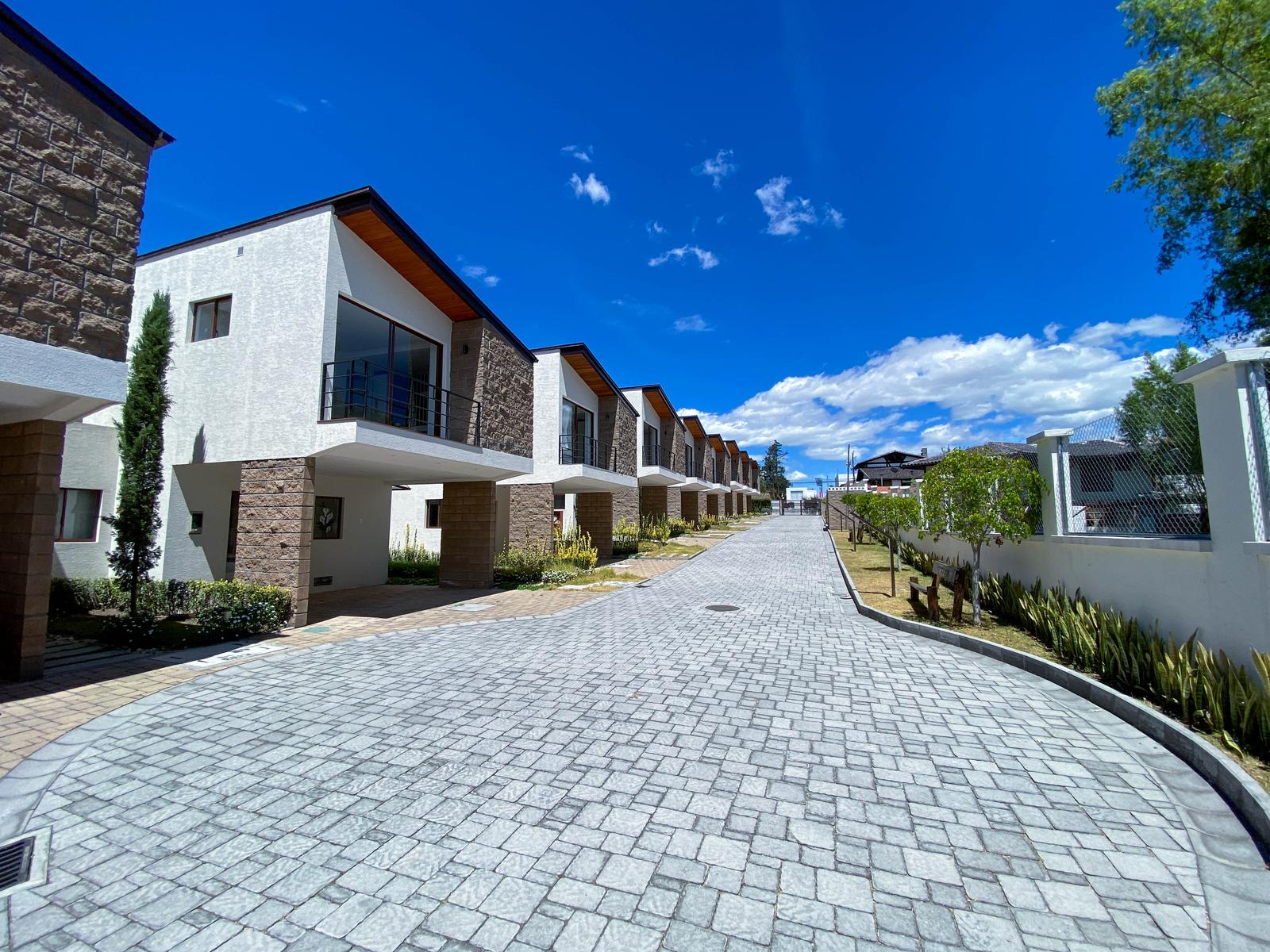 Casa en venta en Pichincha | Quito | Sangolqui, Casa en Pre-Venta en Sangolquí 194m² 4Habitaciones a 3 minutos del C.C. San Luis.#6, 194 m²