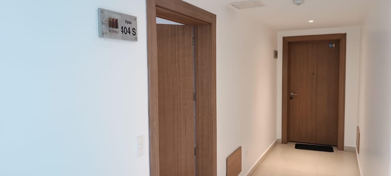 Sale of 120m2 Suite with Parking and Storage in Leonardo Tejada Lomas de Monteserrin Quito 2