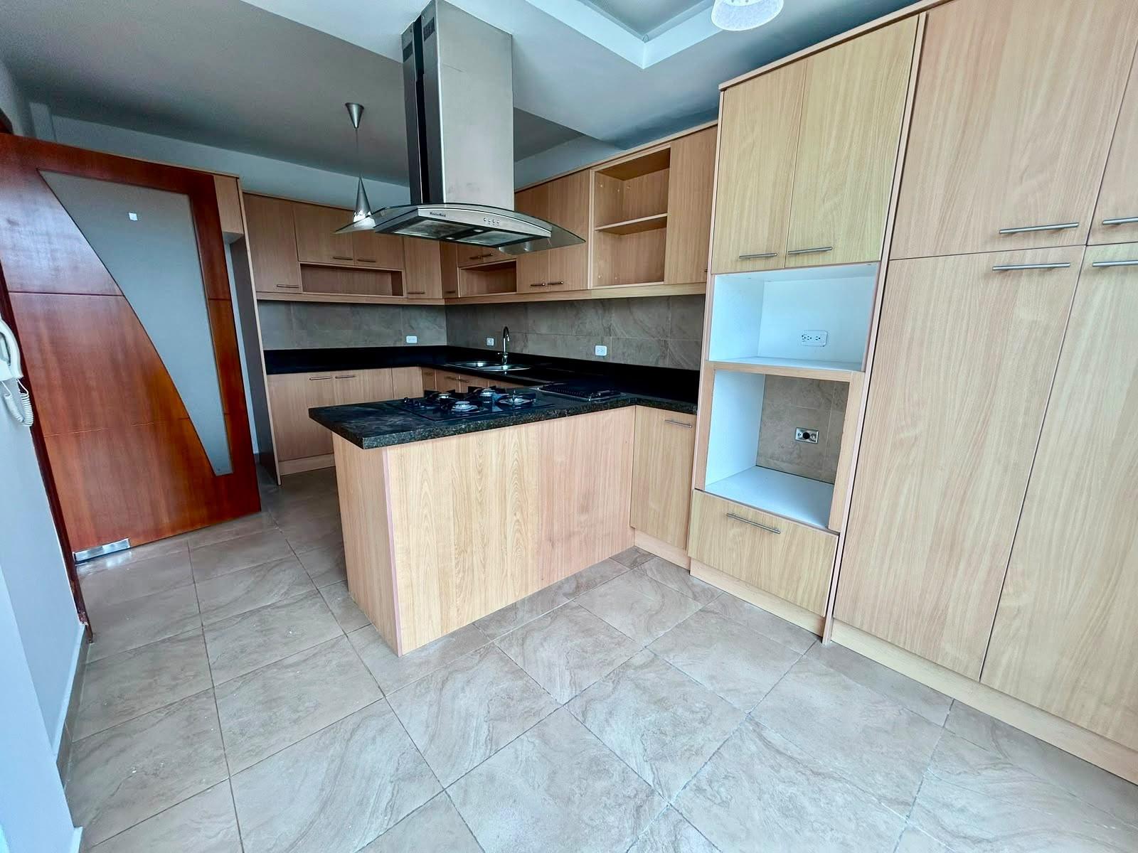 Casa en venta en Pichincha | Quito | Cumbayá, Marieta de veintimilla 1, 249 m²
