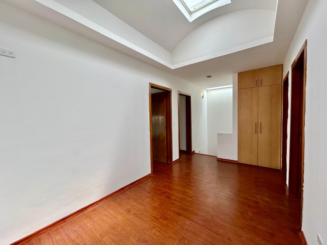 Casa en venta en Pichincha | Quito | Cumbayá, Marieta de veintimilla 1, 249 m²
