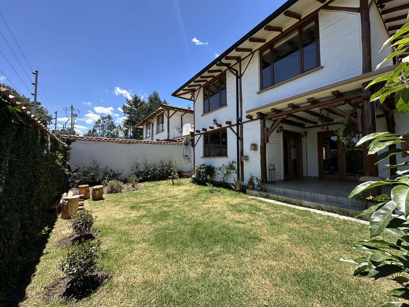 House in Tumbaco 3