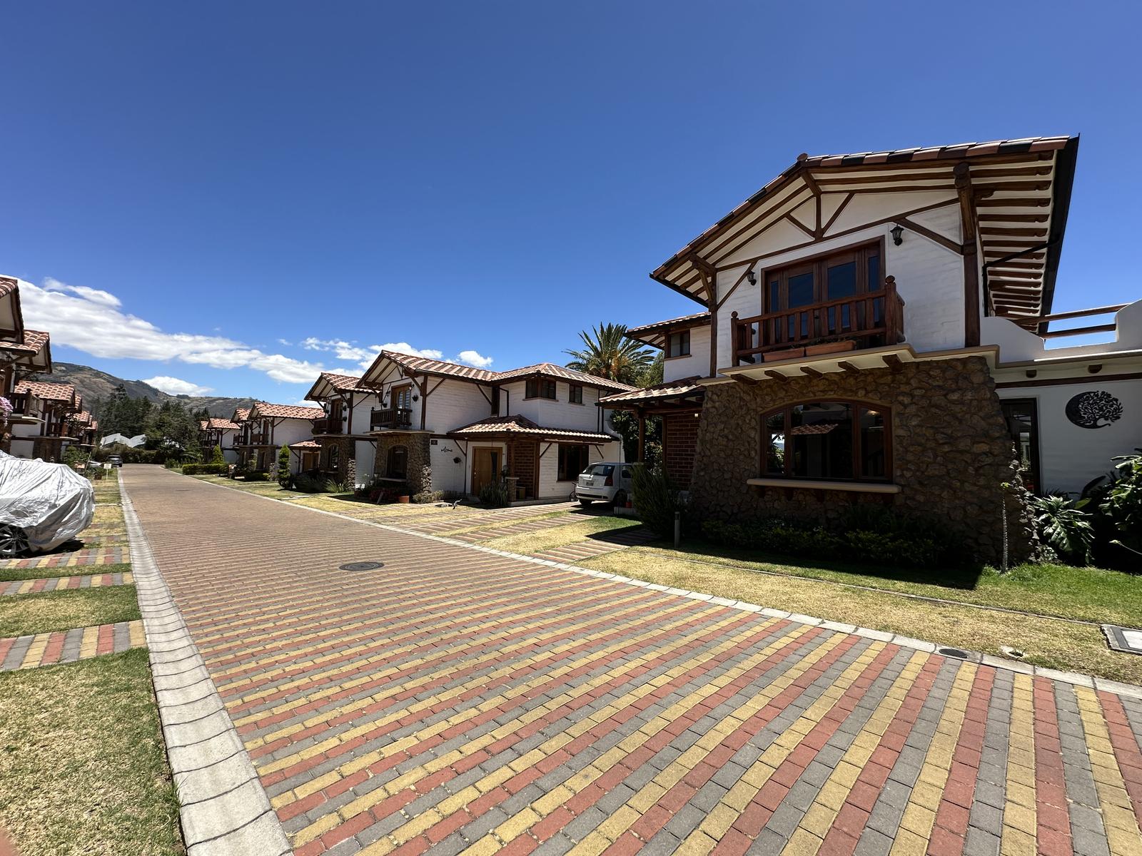 House in Tumbaco 5