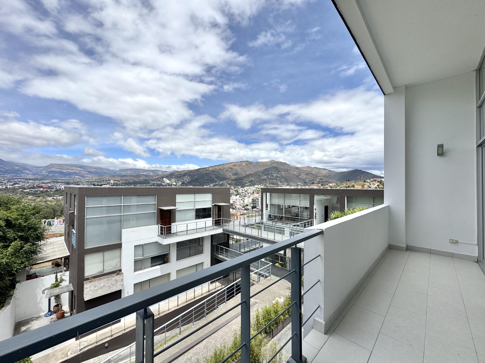 Departamento for rent in Pichincha | Quito | Cumbayá, Luis Garzón, edificio Carra, Cumbayá, 150 m²