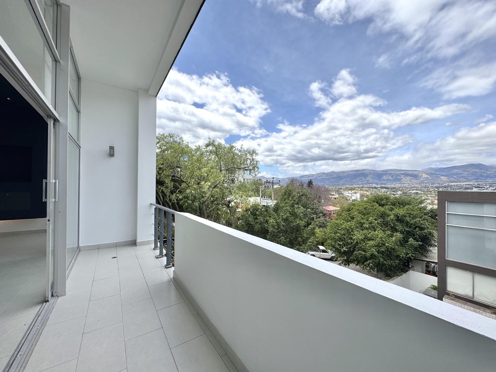 PH Apartment with Rental Income in Cumbayá 5