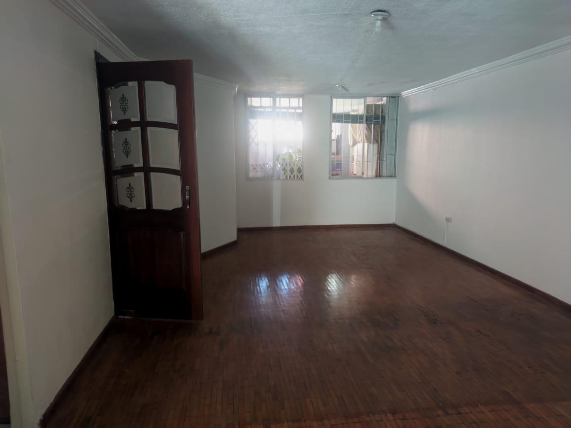 Local for rent in Pichincha | Quito | La Kennedy, 6 de diciembre y Álamos, 45 m²