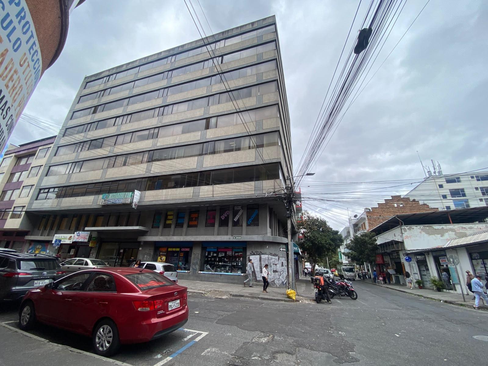 Oficina en venta en Pichincha | Quito | Centro de Quito, Juan Salinas y Santiago edificio Jacome frente al SRI, 87 m²