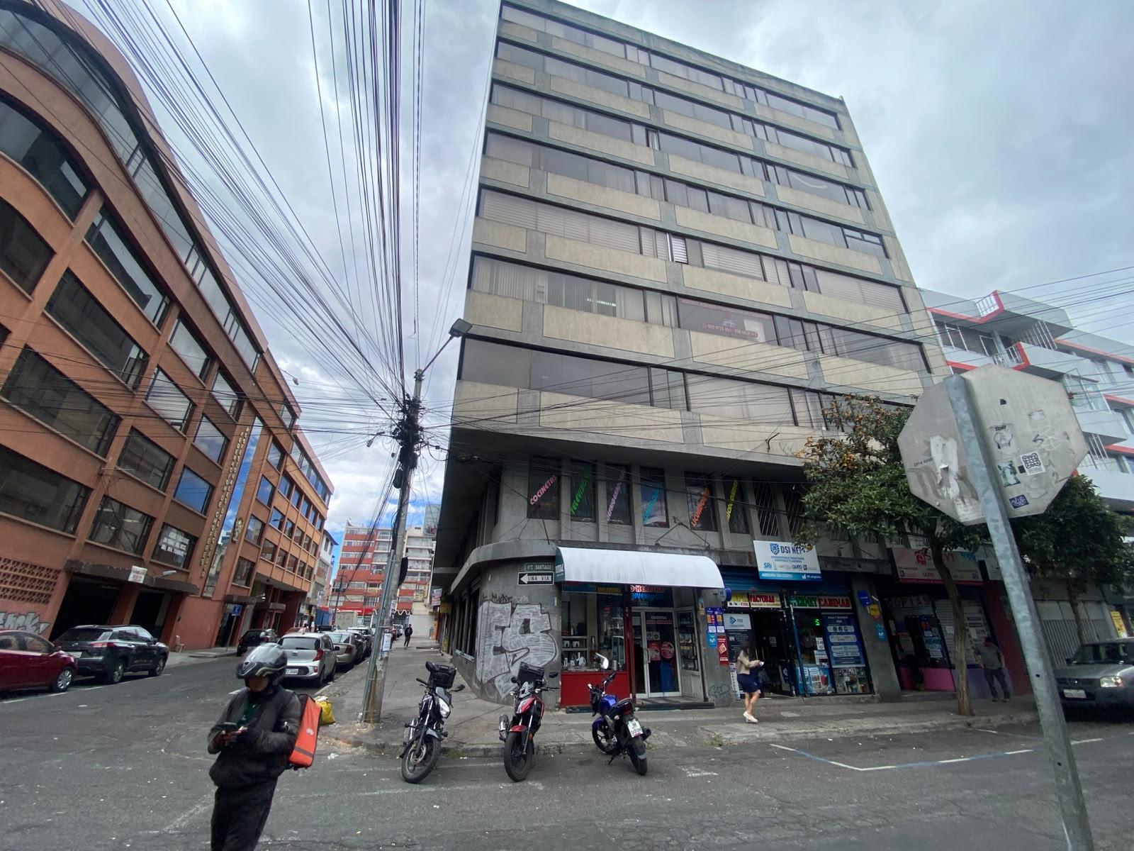 Oficina en venta en Pichincha | Quito | Centro de Quito, Juan Salinas y Santiago edificio Jacome frente al SRI, 87 m²