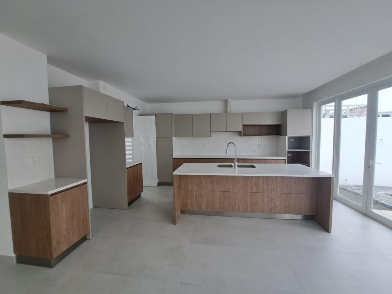Casa en venta en Guayas | Guayaquil | Norte de Guayaquil, Km 10 Vía Samborondón, 245 m²