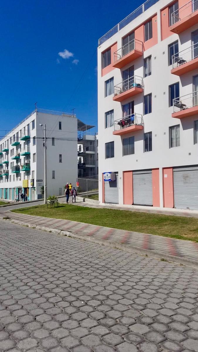 Local en venta en Pichincha | Quito | Pusuqui, Juan Pio Montufar Manzana No. 29, 27 m²