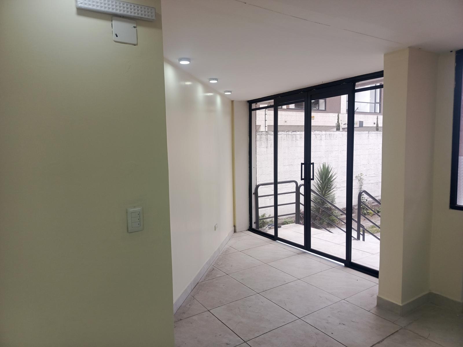 Edificio Comercial for rent in Ecuador | Pichincha | Quito, AI Edificio comercial en Renta, tres torres de 4 plantas c/u Sector Hospital Vozandes, 1403 m²