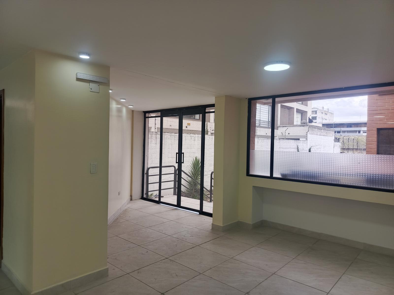 Edificio Comercial for rent in Ecuador | Pichincha | Quito, AI Edificio comercial en Renta, tres torres de 4 plantas c/u Sector Hospital Vozandes, 1403 m²