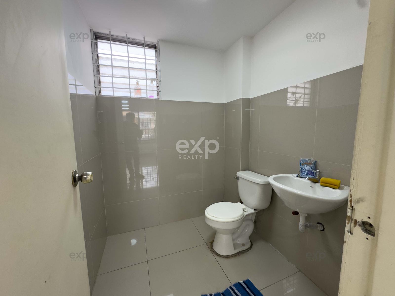 Office for rent in Pichincha | Quito | La Mariscal, Av. Amazonas y Veintimilla, 50 m²