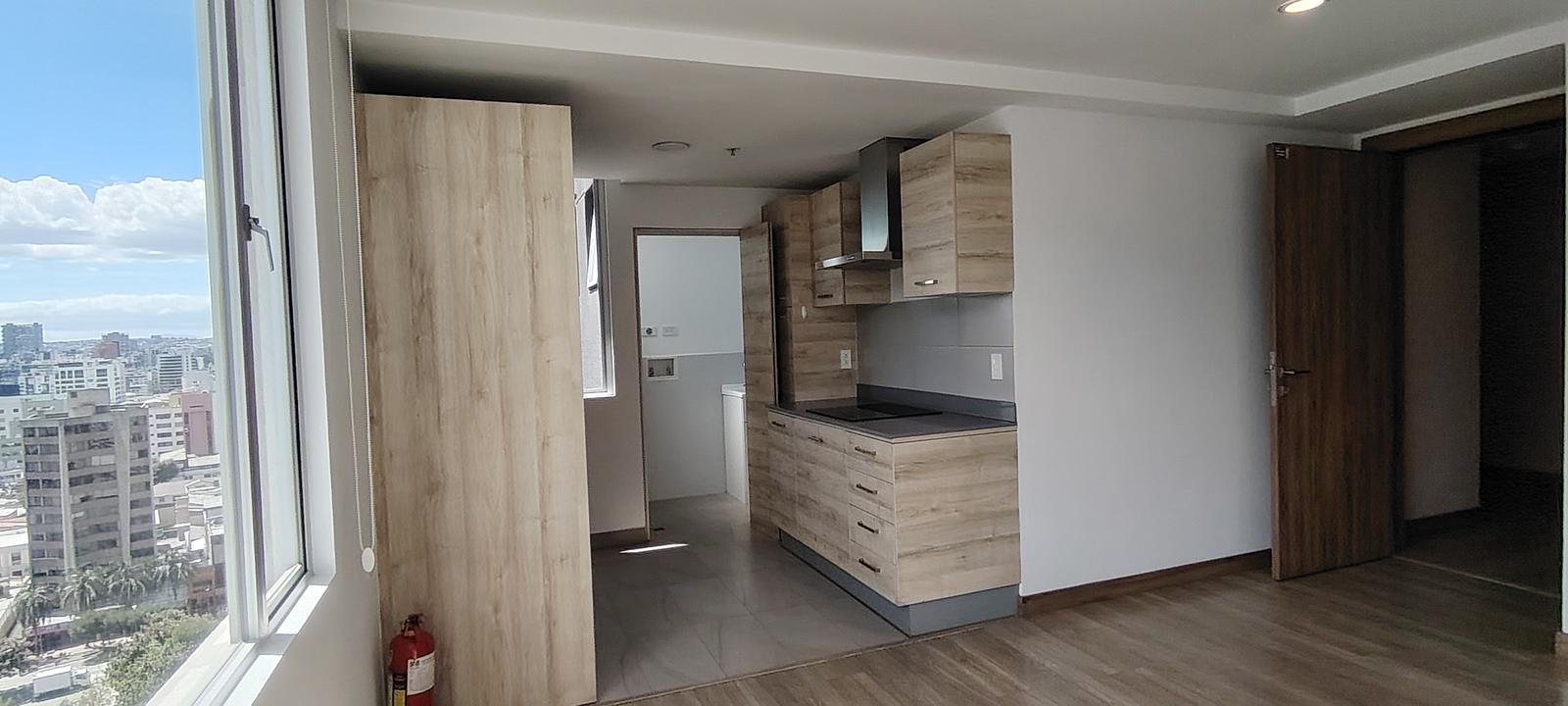 Departamento for sale in Pichincha | Quito | La Mariscal, VENTA DE SUITE MODERNA CON EXCELENTE VISTA Y AMENITIES / CENTRO NORTE