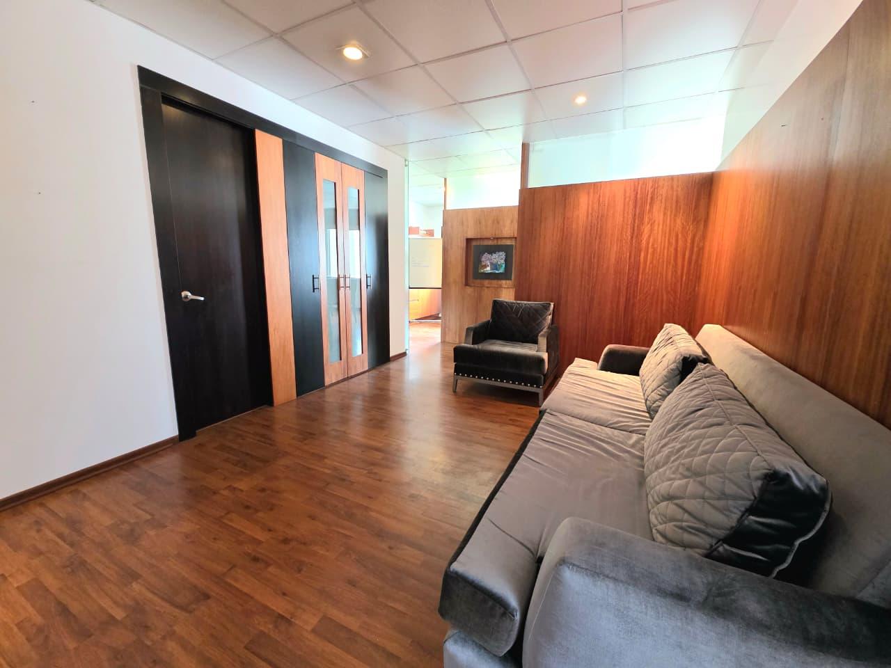 Oficina en venta en Pichincha | Quito | La Colón, La Niña y Diego de Almagro, 114 m²