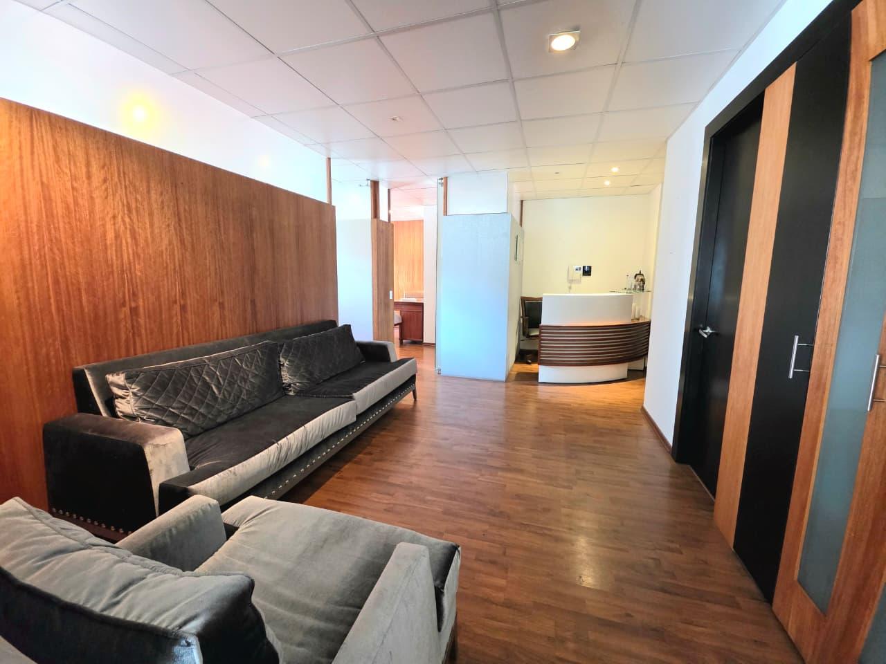 Oficina en venta en Pichincha | Quito | La Colón, La Niña y Diego de Almagro, 114 m²