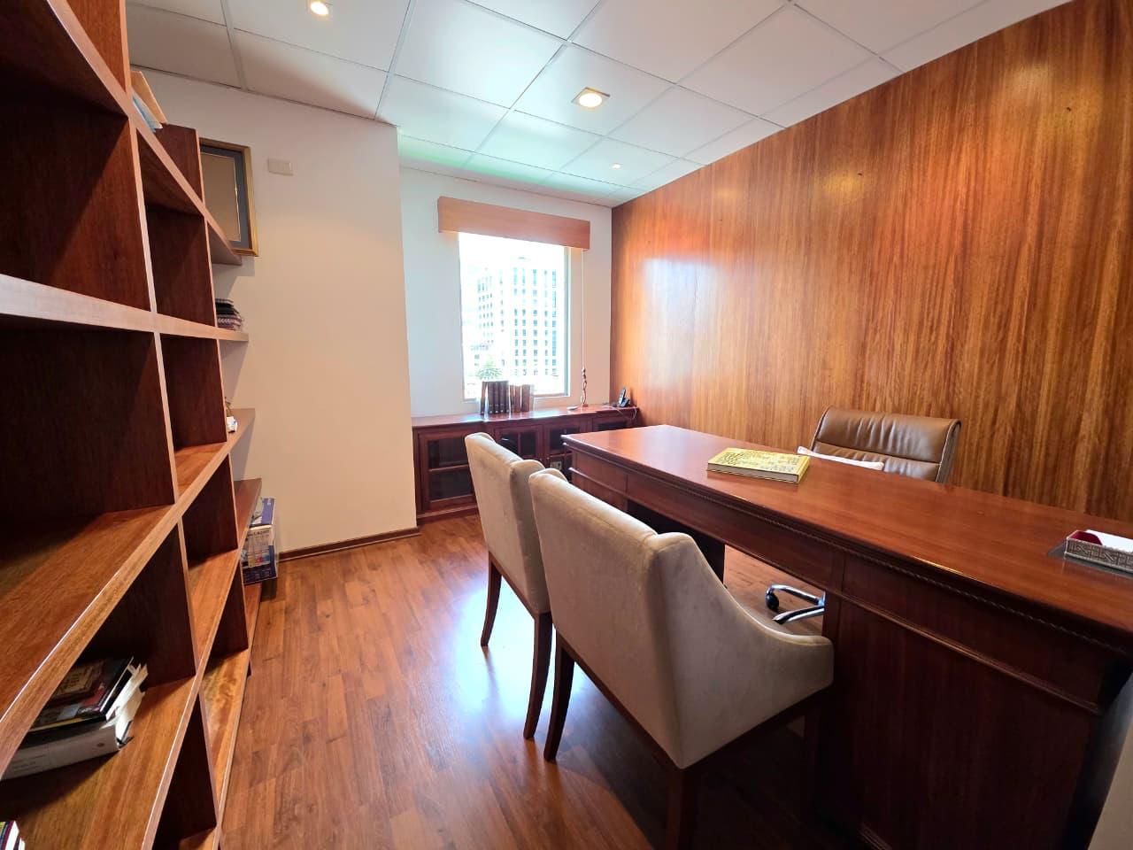 Oficina en venta en Pichincha | Quito | La Colón, La Niña y Diego de Almagro, 114 m²