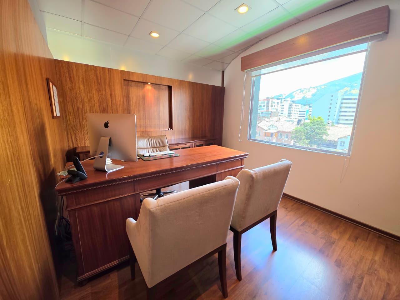 Oficina en venta en Pichincha | Quito | La Colón, La Niña y Diego de Almagro, 114 m²