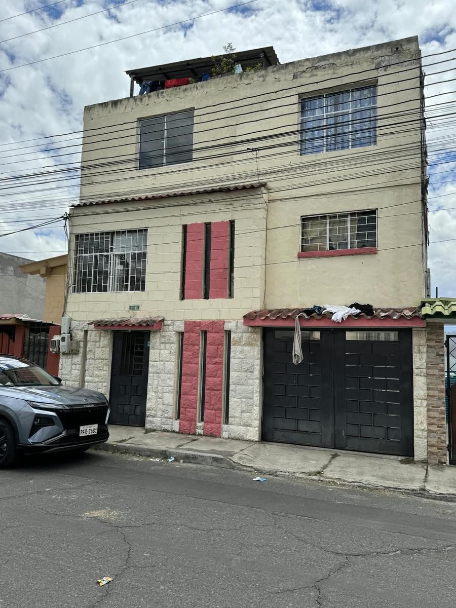 Casa en venta en Pichincha | Quito | Pusuqui, Matías Bigo S9-69 y José María Buga, 268 m²
