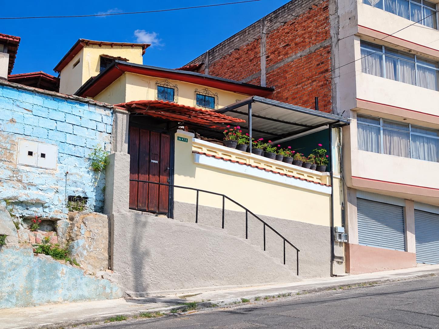 Casa for sale in Pichincha | Quito | Sur de Quito, PROPIEDAD EN VENTA - LOS DOS PUENTES, 248 m²