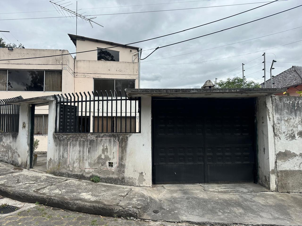 Casa for sale in Pichincha | Quito | Conocoto, Casa Independiente sector Conocoto, 240 m²