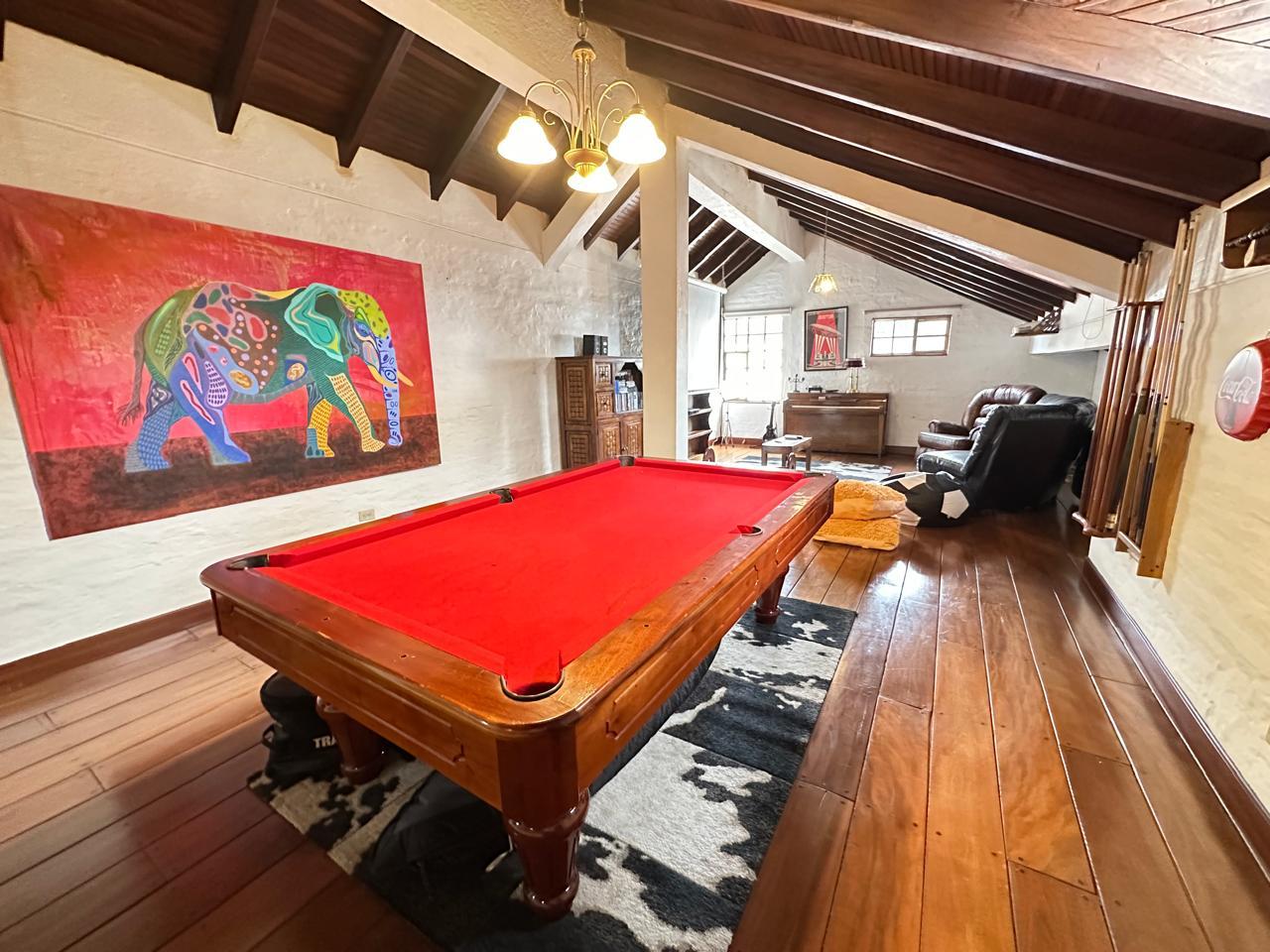 Casa en venta en Pichincha | Quito | Monteserrín, Casa Hermosa Campo Alegre 744.83m2
