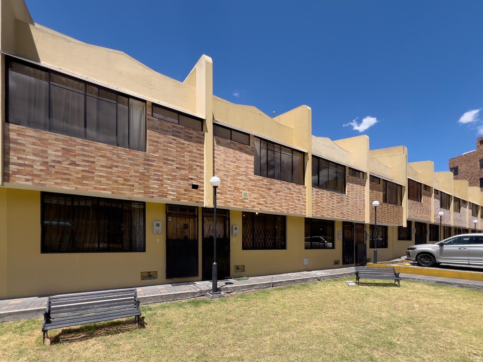 VENDO CASA DE OPORTUNIDAD VALLE DE LOS CHILLOS EN LA AV. ILALO