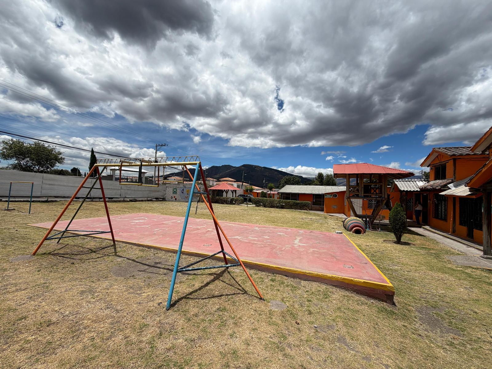 Local en alquiler en Pichincha | Quito | La Armenia, Manuel Cañizares, 383 m²