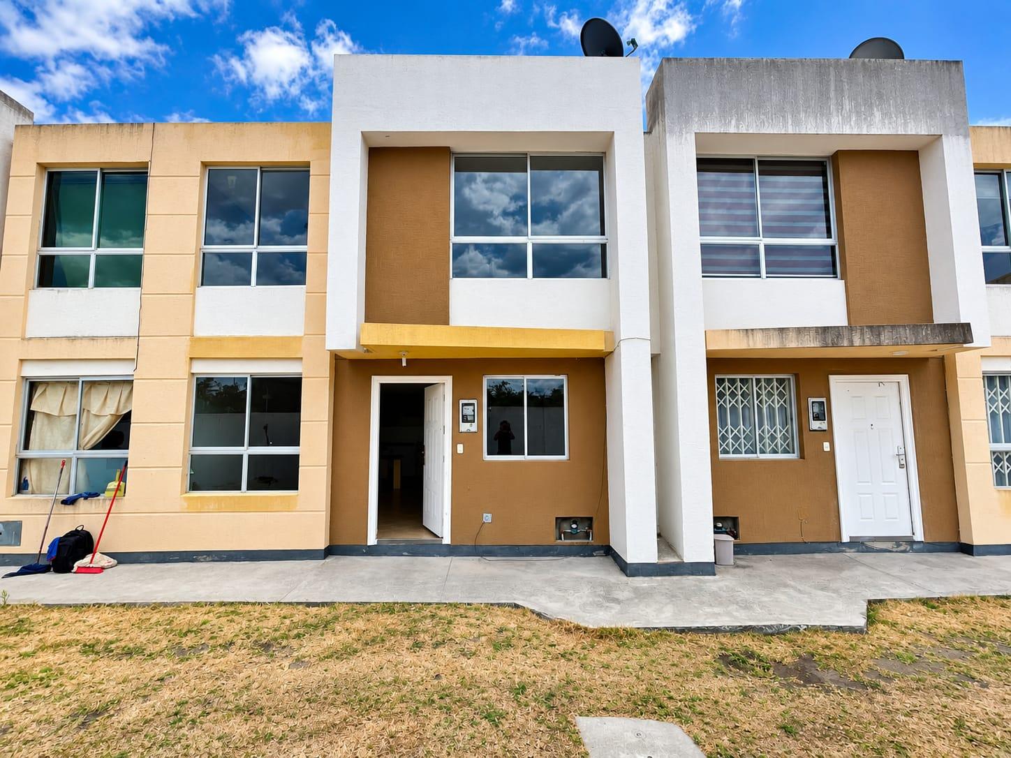 Casa en venta en Pichincha | Quito | Mitad del Mundo, Mitad del Mundo – San Antonio de Pichincha, Conjunto Carolina, Av. Equinoccial, 90 m²